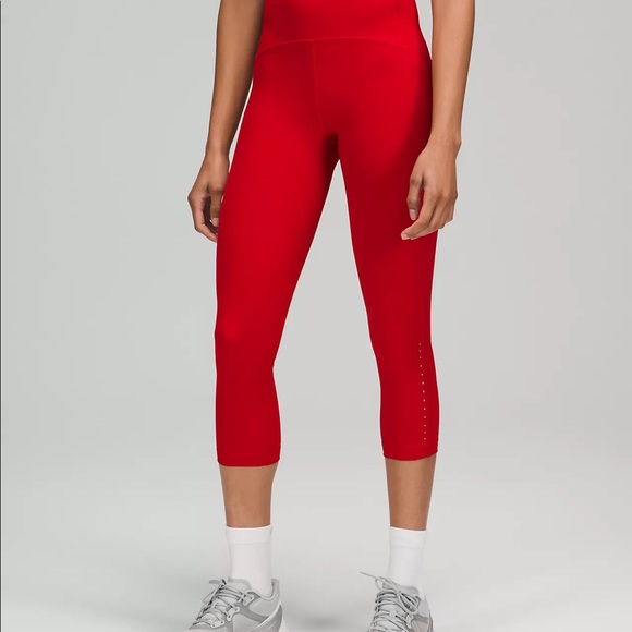 LULULEMON FAST & FREE - BNWOT - Picture 3 of 10